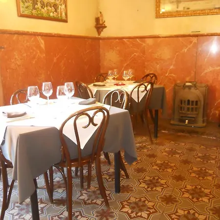 1900 Casa Anita Requena